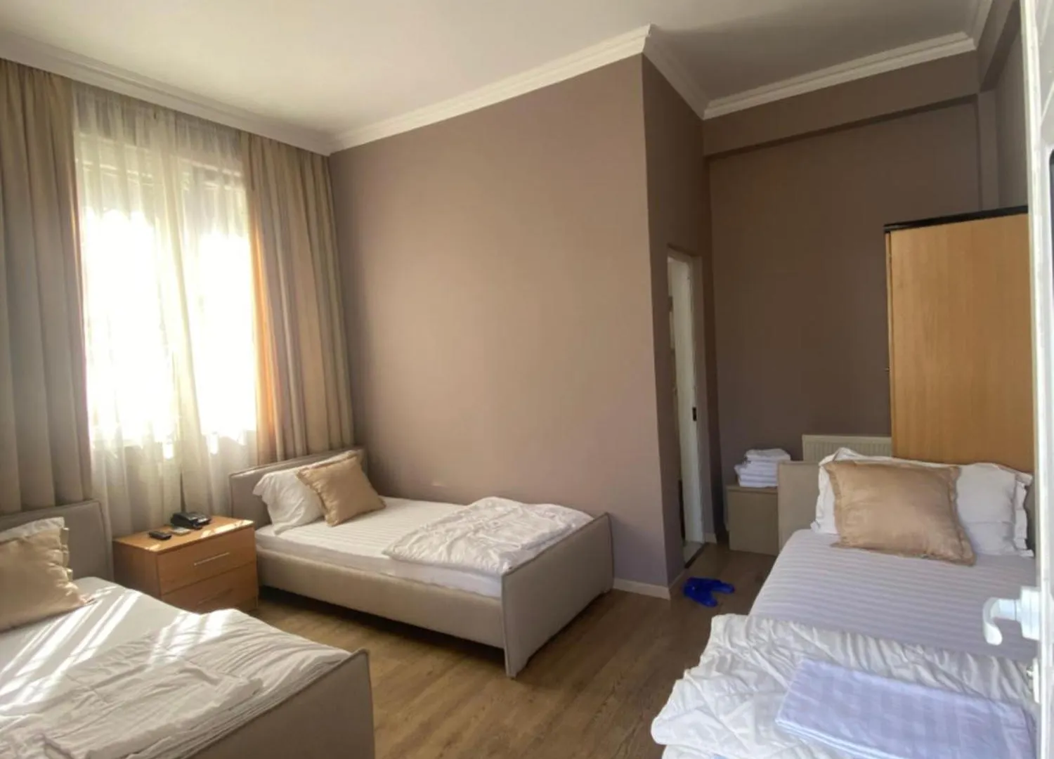 Hotel Akropoli Tirana 3*,